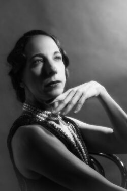 Model: Barbara Reinwein, Visa: Birgit Kucher Hollywoodportrait SW